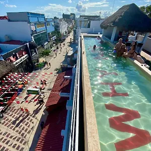 Hostal Why Not Rooftop Party, Playa del Carmen